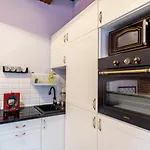 Red Residence At Kingi 13